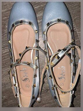 Women silver shoes